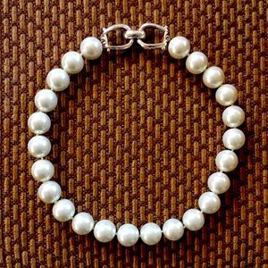 Large pearl necklace